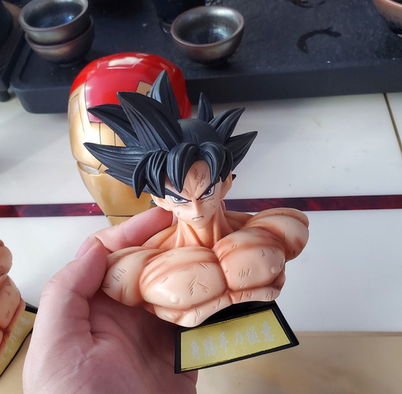 Boneco Goku em sua Nuvem Voadora - Manga Livre RS