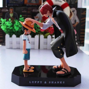 Estatua Shanks e Luffy 2