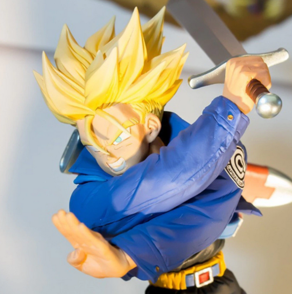 Estatua Trunks Adulto SSJ.